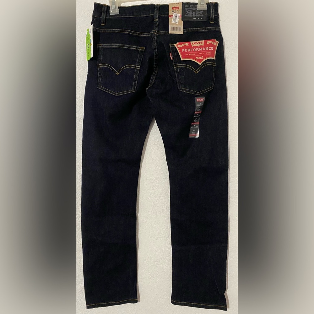 New- Levi's 511 Slim Fit Performance Jeans
Boy’s Size 16R 28X28